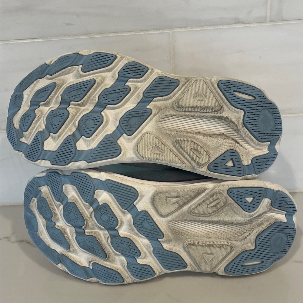 Hoka Women's Clifton 9 - Sunlit Ocean - Lilac Mist Sneakers - Picture 10 of 10